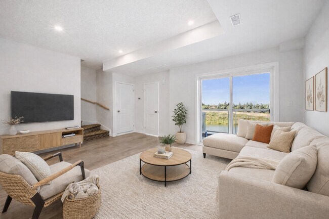 Building Photo - 35 Reverie Way