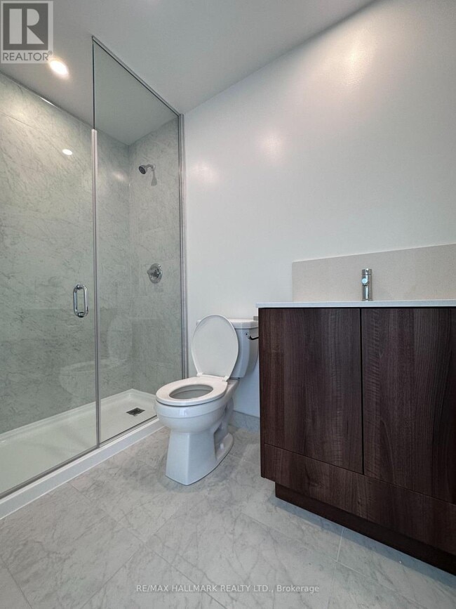 Photo du bâtiment - 1787-1787 St Clair Ave W