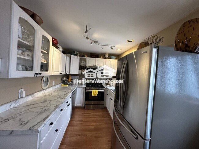 Foto del edificio - 1155 W James Ave