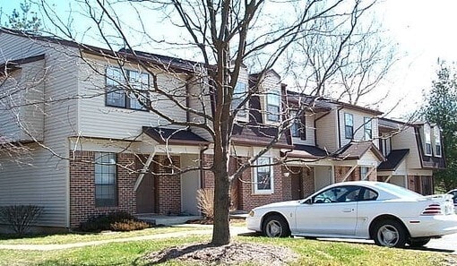 Building Photo - 3 bedroom, 2.5 bathroom townhome: Timber Ridge