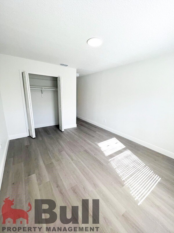 Foto del edificio - 34 Sandalwood Ct