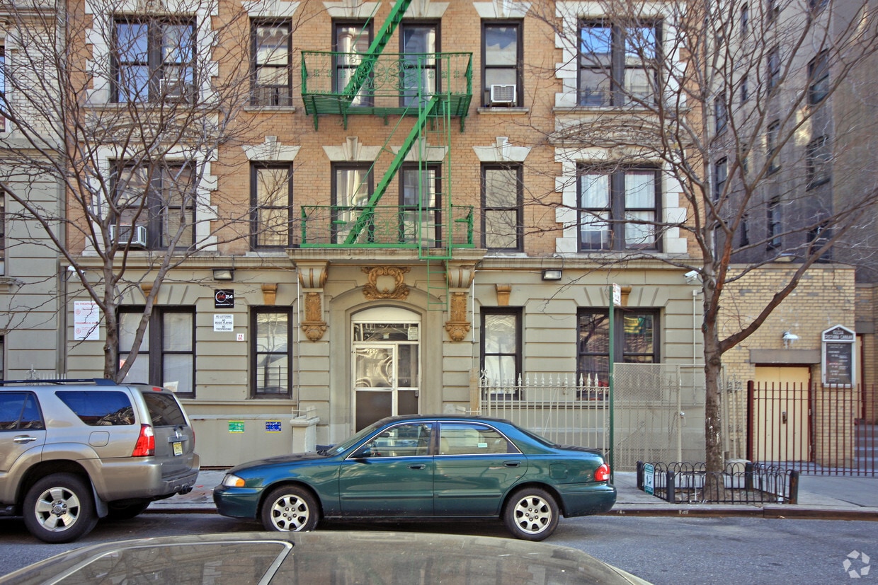 223 W 109th St - 223-225 W 109th St