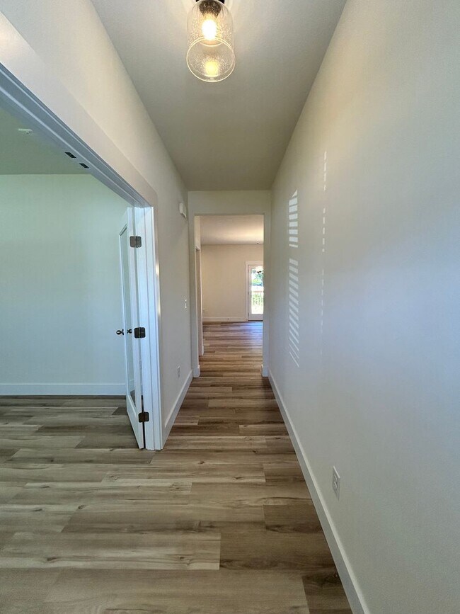 Building Photo - New Construction! 3 bedrooms, 2.5 baths, bonus room, plenty of storage, 2 car garage!