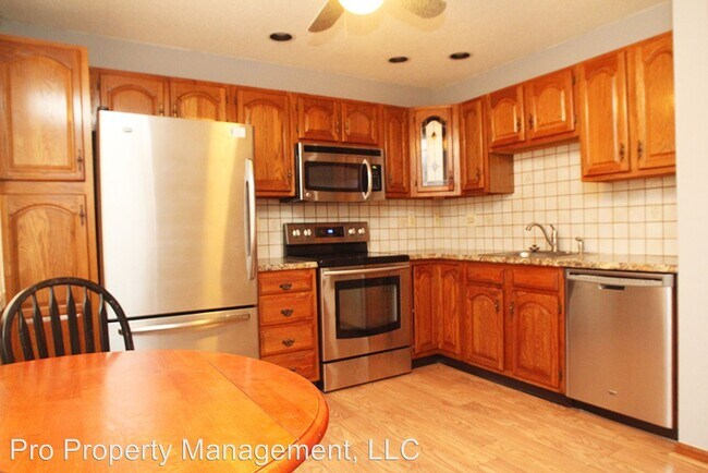 Foto del edificio - 117 Bucks Hill Rd