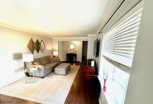 Foto del edificio - 247 Riveredge Dr