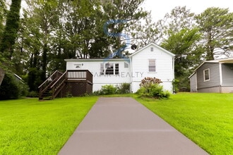 Building Photo - 3469 Glen Rd