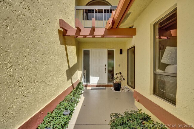 Building Photo - 5355 10th Fairway Dr