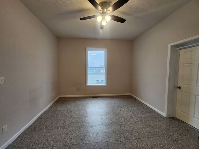 Building Photo - 458 N 9th St