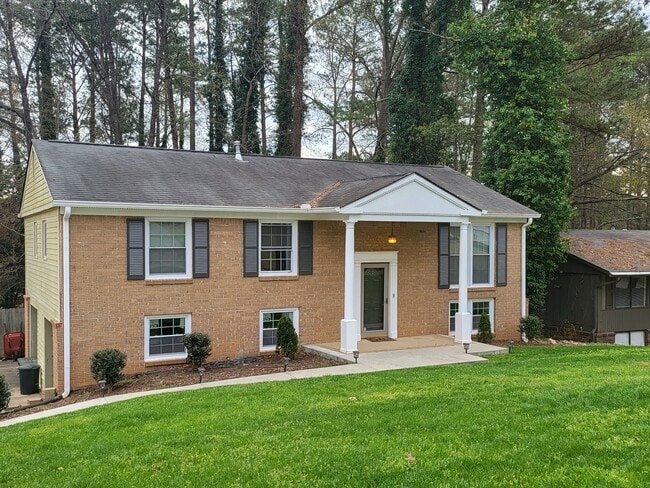 Building Photo - 117 Azalea Dr