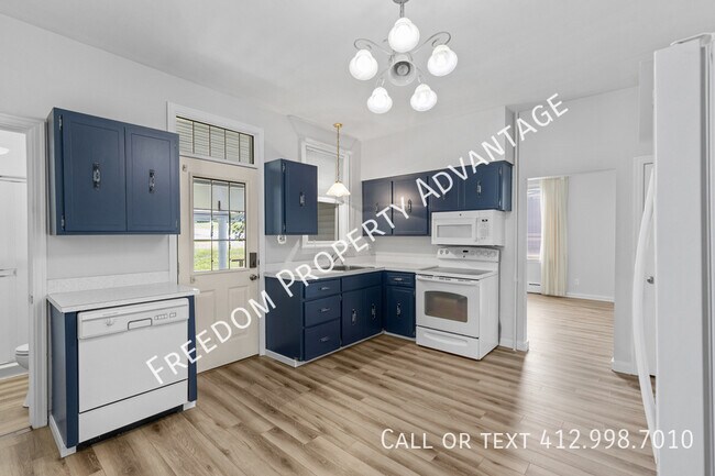 Building Photo - 536 Fayette St