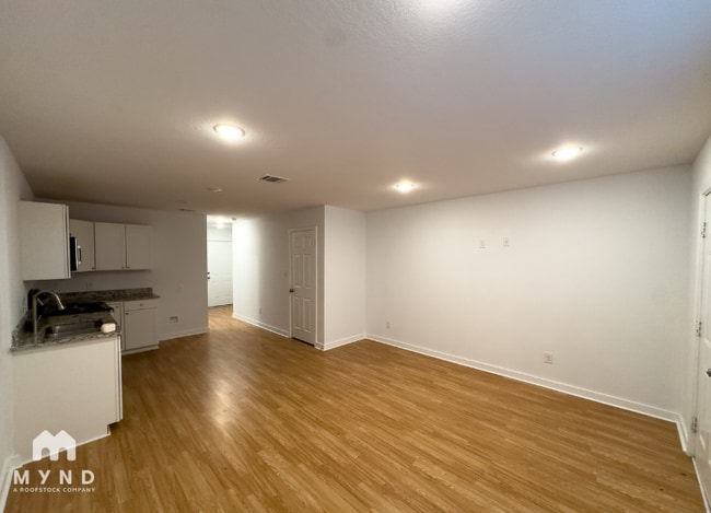 Foto del edificio - 3034 W Salinas