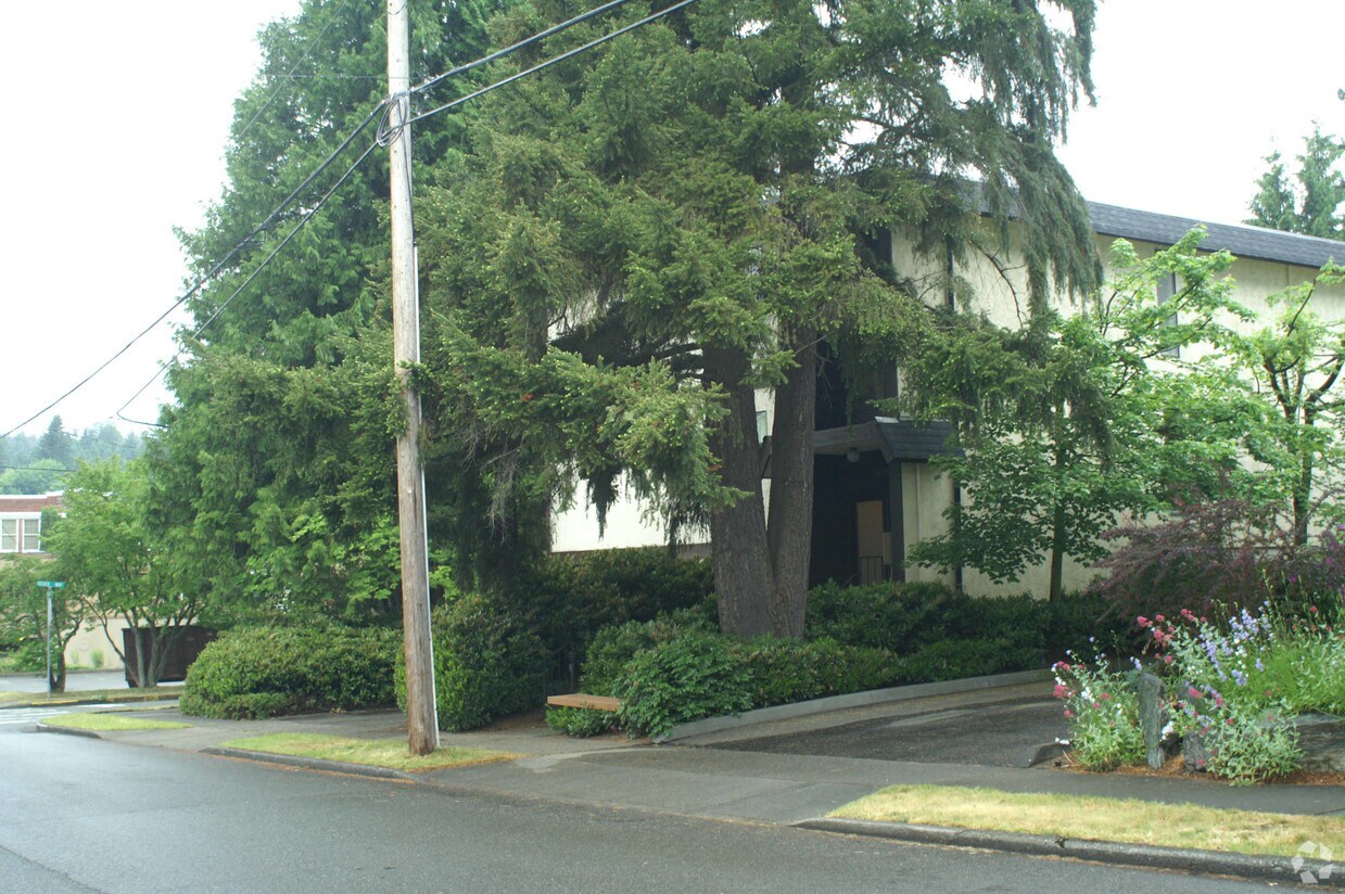 Building Photo - 10200 NE 186th St