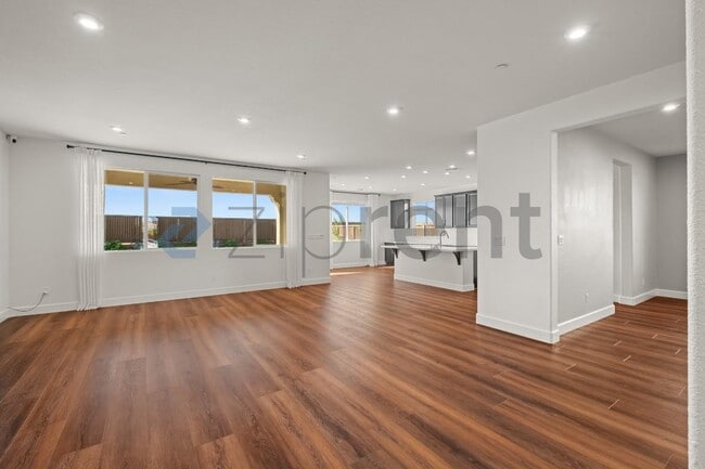 Building Photo - 1465 Blossom Way