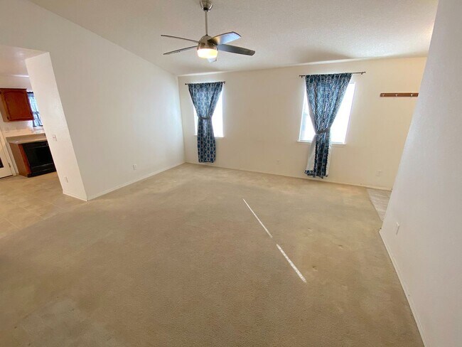 Foto del edificio - East El Paso 3 bed Refrig A/C