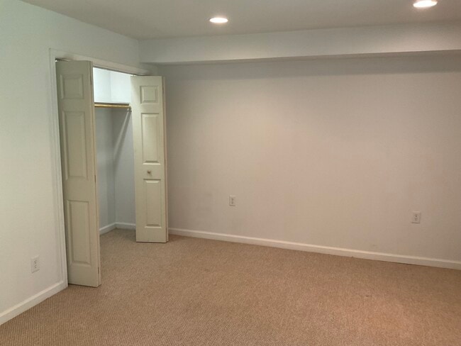 Building Photo - 1437 Glenside Grn