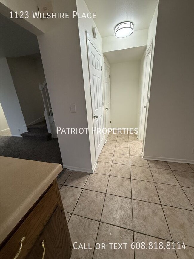 Foto del edificio - 3 Bed 1.5 Bath in Waukesha, WI