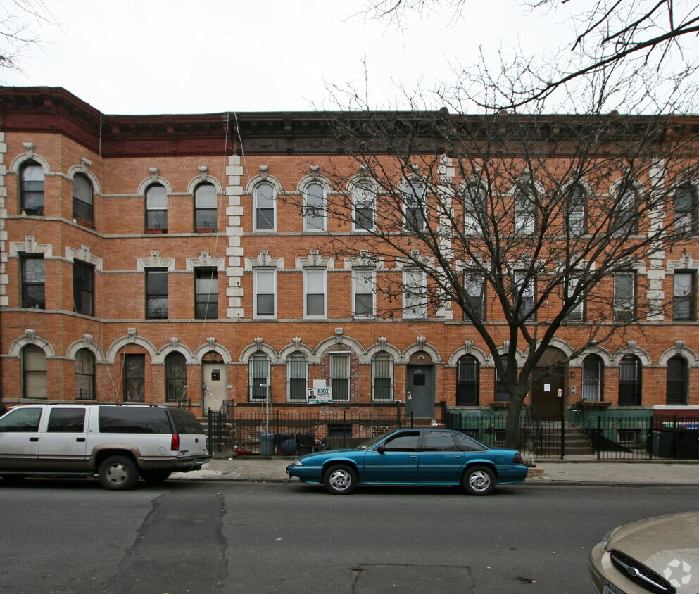 Foto del edificio - 326 Eldert St