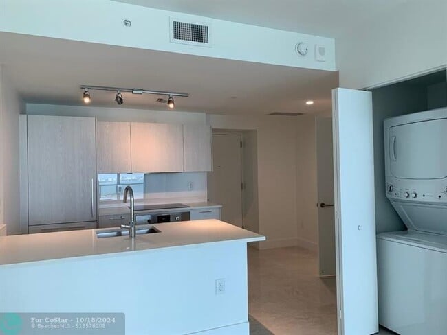Foto del edificio - 501 NE 31st St