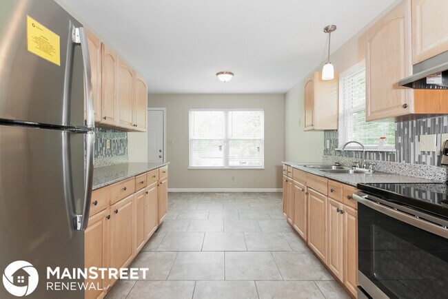 Building Photo - 10345 Prince Dr