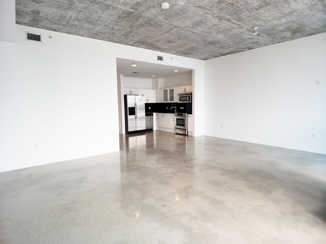 Building Photo - Cynergi Lofts at Wynwood