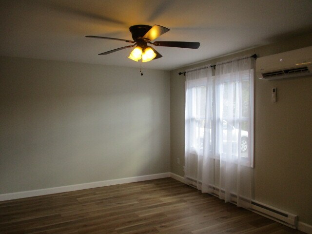 Living Room - 719 Valley St