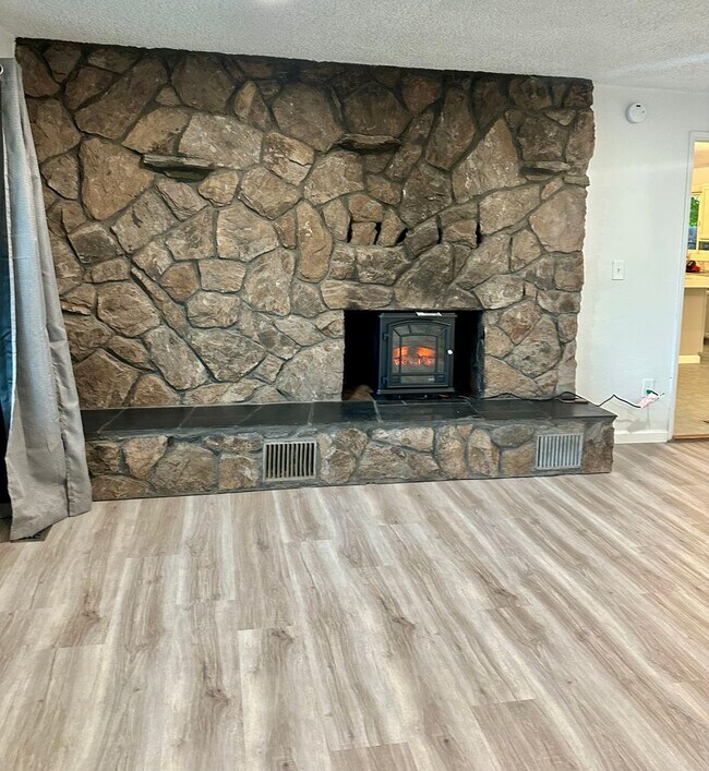 Foto del edificio - Updated 3bd/2BA South Suburbs Home with RV Parking, Large Yard & Garage