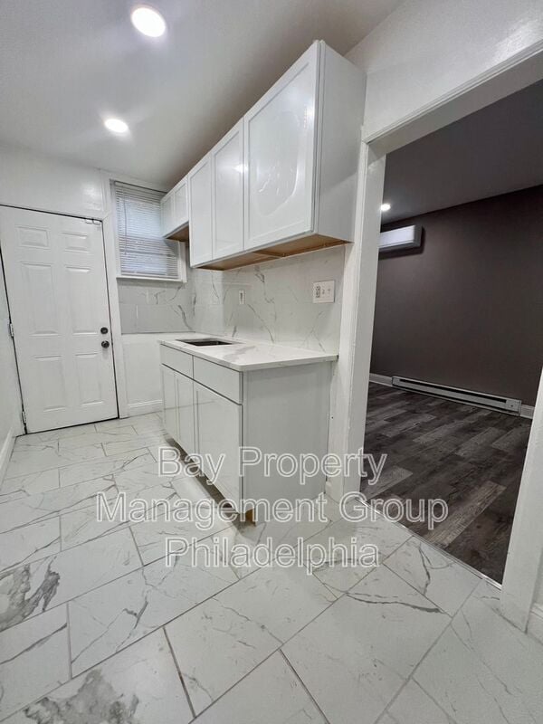 Building Photo - 2610 Sylmar St