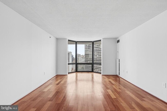 Building Photo - 2020 Walnut St