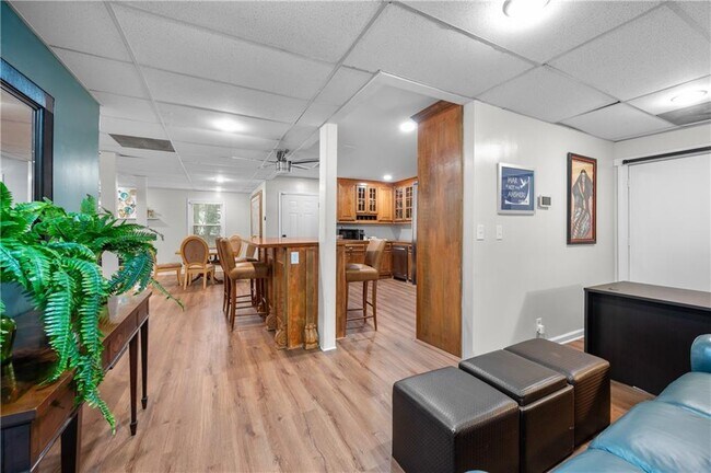 Building Photo - 460 Peyton Rd SW