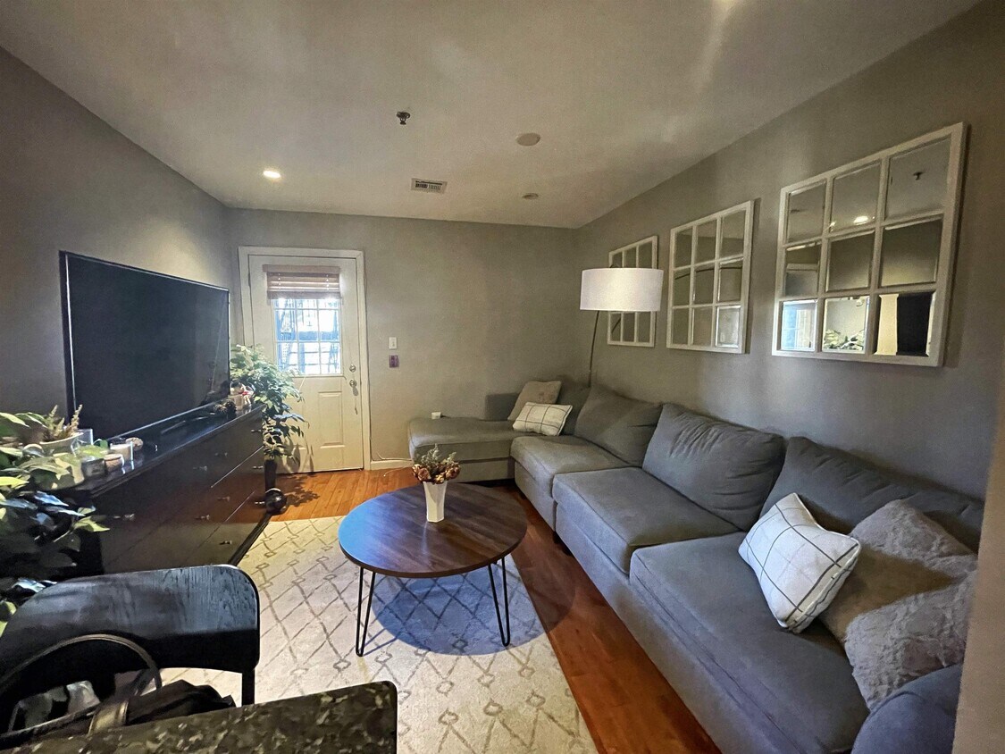 221 Clinton St Unit 4L, Hoboken, NJ 07030 Condo for Rent in Hoboken