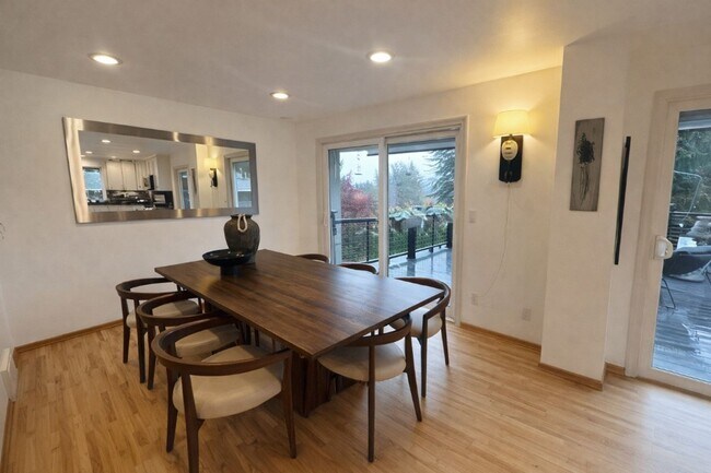 Foto del edificio - 5Bd/2.25Ba Bellevue House