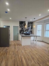 Building Photo - 56 Mozart St