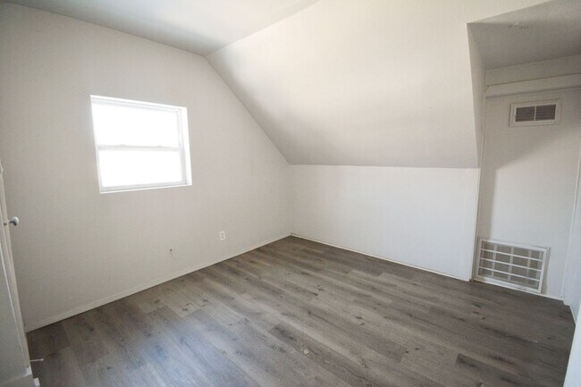 Foto del edificio - 403 4th Ave NW