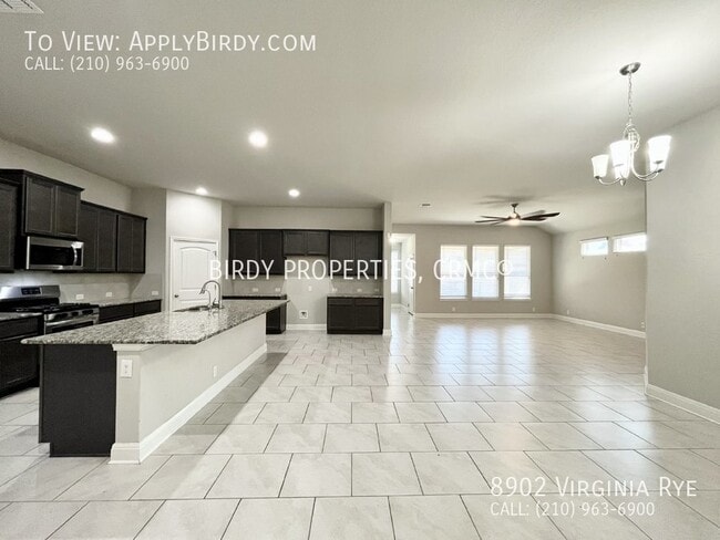 Building Photo - ** 5 Bed, 2.5 Bath Home Located Near SeaWo...