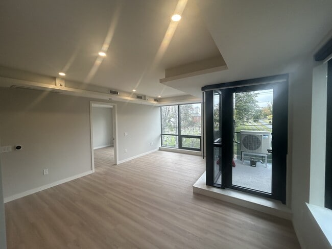 Building Photo - 5616-5616 South St