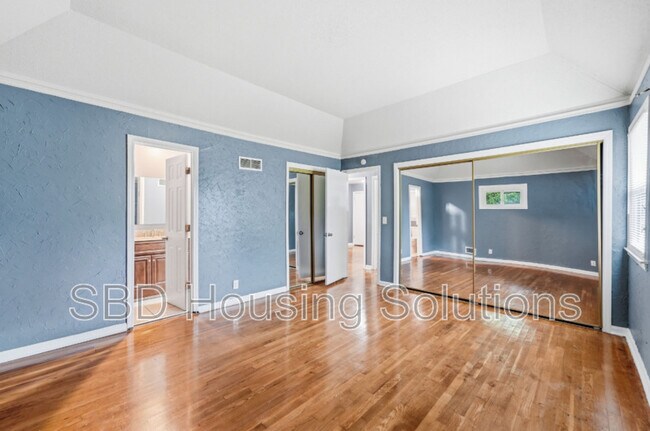Foto del edificio - 12812 Bristol Ave