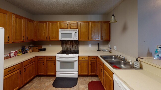 Building Photo - 6112 Maggies Cir