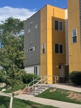 Building Photo - 3120 W 19th Ave