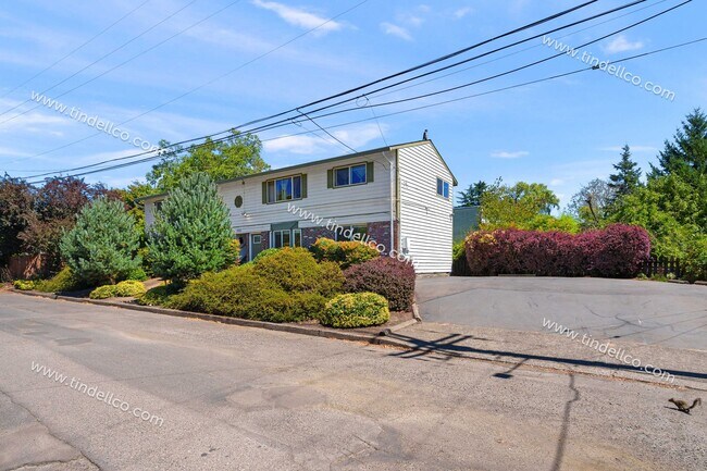 Foto del edificio - 8442 SE 23rd Ave