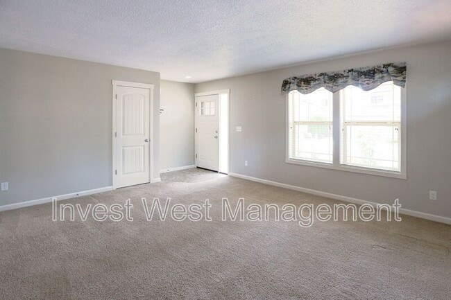 Building Photo - 10908 NE 88th Street