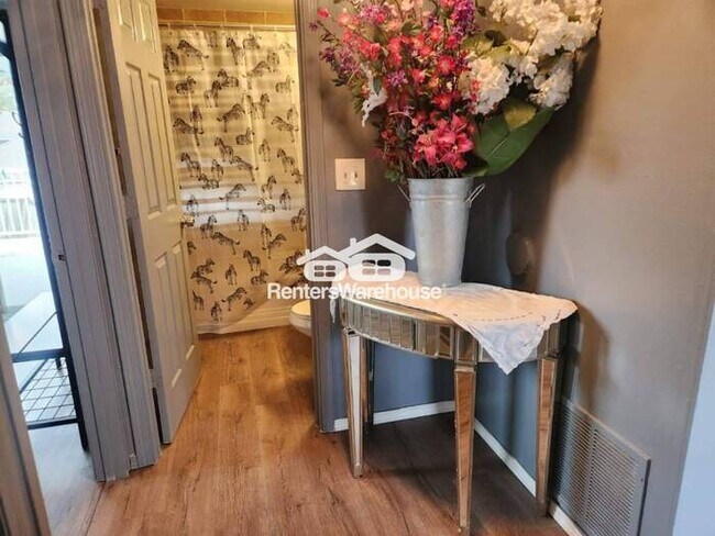 Foto del edificio - Available Now!