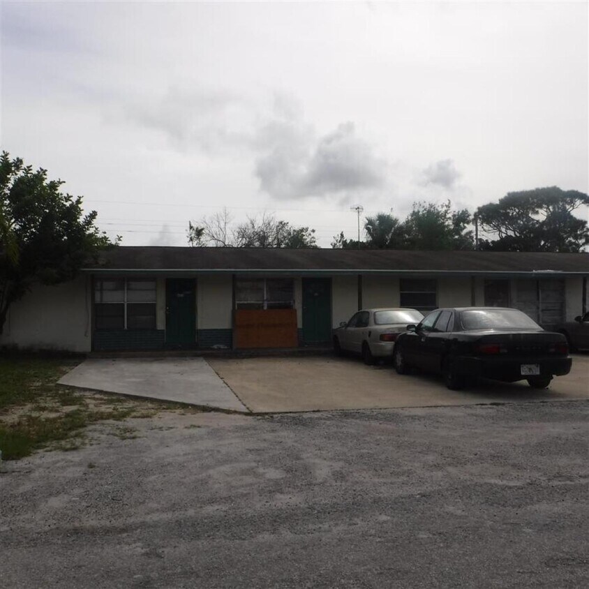 Primary Photo - 805 Revels Ln