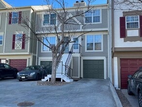 Building Photo - 1811 S Quebec Way