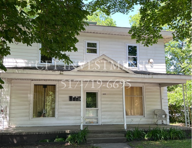 Front of Complex - 319 N Cochran Ave