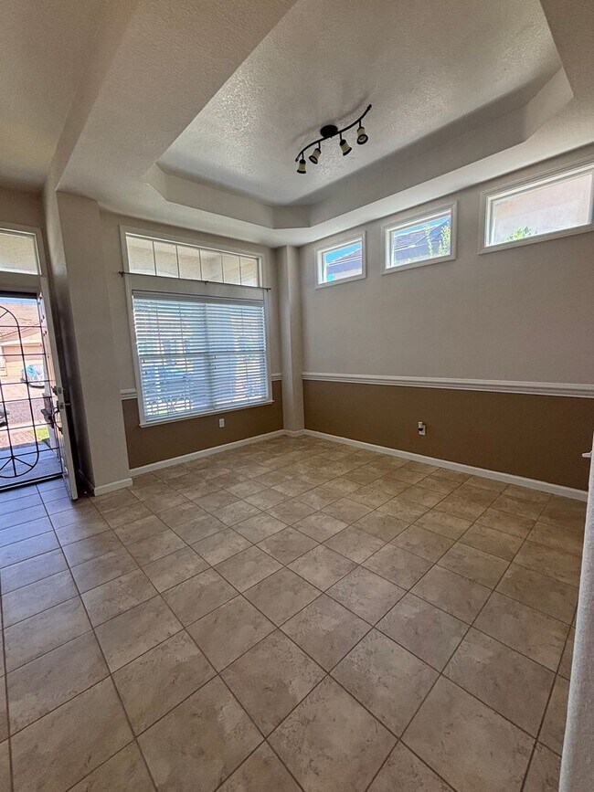 Building Photo - Beautiful 4-bedroom home!