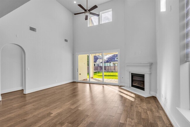 Foto del edificio - 16 Clearview Terrace Pl