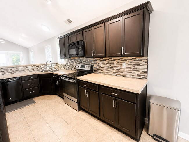 Building Photo - Modern Ranch Living in Desirable Cooper Farms!