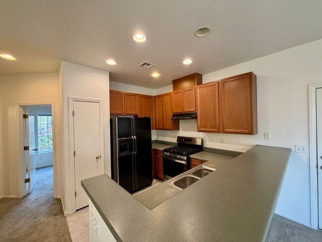 Building Photo - 4 bedroom in Weston Wills