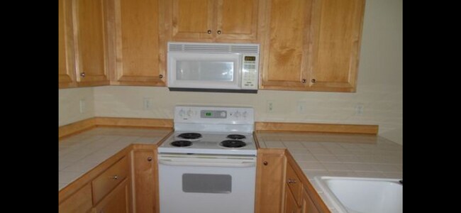 Foto del edificio - 3205 NW Foxtail Pl