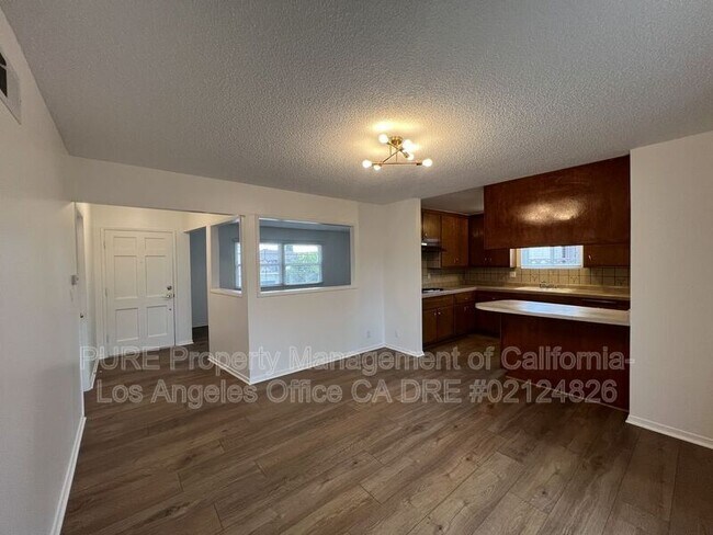 Foto del edificio - 19327 Reinhart Ave